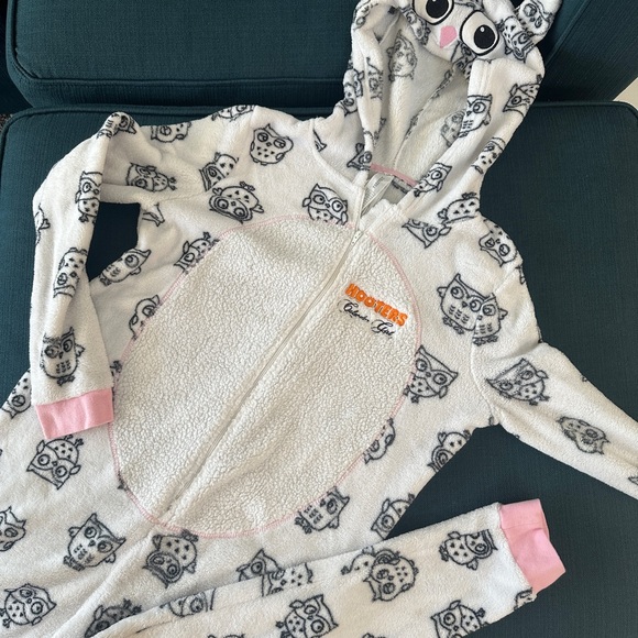 Hooters Calendar Embroidered Owl Onesie Pajamas - Picture 3 of 7